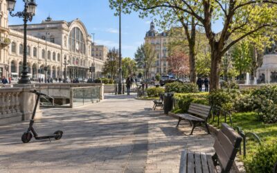 Torino, ruba la borsa prima dell’apertura: la dipendente lo insegue in strada, arrestato un 56enne