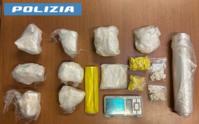 Torino, seguono un finto tassista e scoprono in casa oltre 800 grammi di cocaina e crack